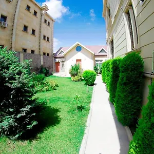 Seasons Otel Bakü